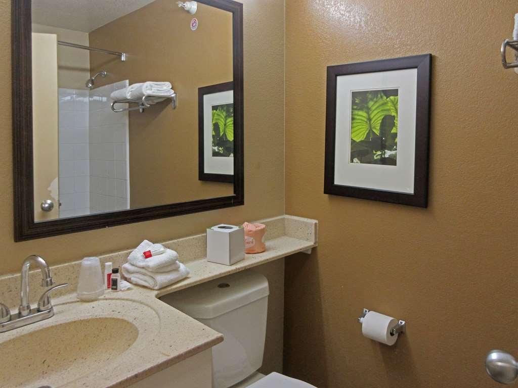 Suburban Studios Raleigh - Crabtree Valley Bilik gambar
